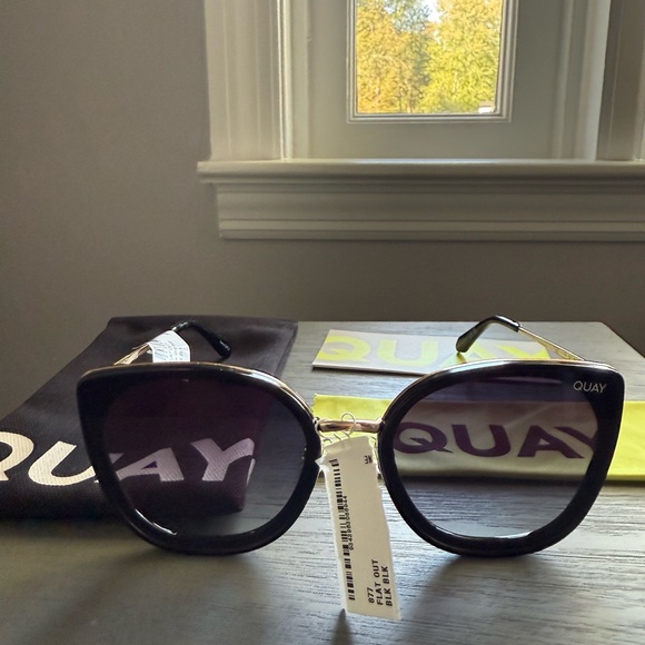 Quay Sunglasses - Picture 7 of 7